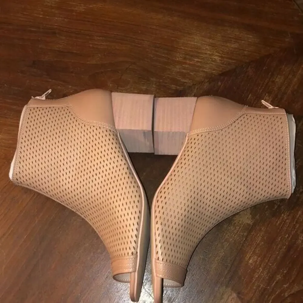 Kelsi Dagger Simone Nude Peep Toe Booties Perforated Block Heel 8 NWT Boho Chic